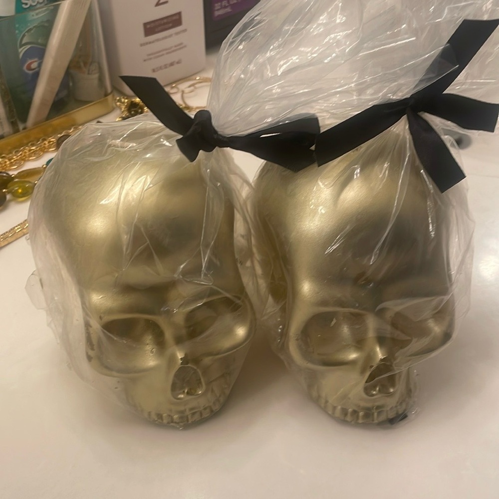 Gold Skull Candles✨